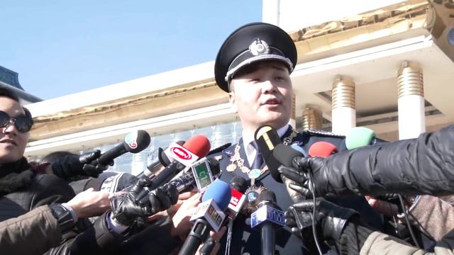МУГЖ, Цагдаагийн ахмад Г.Ариунбаатар “Чингис хаан” одонгоор шагнууллаа смотреть онлайн