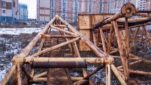 Заброшенный башенный кран КБ-503Б.