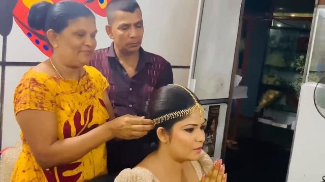 ඒ දවසේ මං ලස්සන වුන විදිහ | Bridal Dressing Kandiyan | udarata menike | Sri Lankan Cultural wedding смотреть онлайн