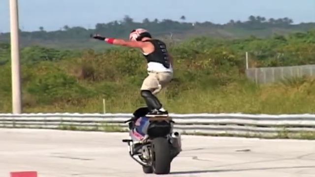 Geared Up presents Island Hoppin and Clutch Poppin смотреть онлайн