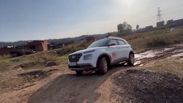 Papa ne Hyundai Venue S May kar di Off Roading? смотреть онлайн