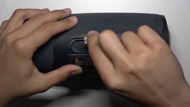 Cómo CARGAR LA COLUMNA JBL CHARGE ESSENTIAL 2 смотреть онлайн