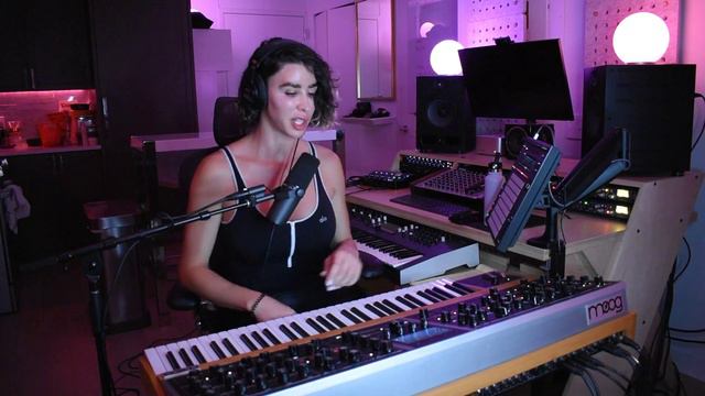 Progressive House on the Moog One – Part 2 смотреть онлайн