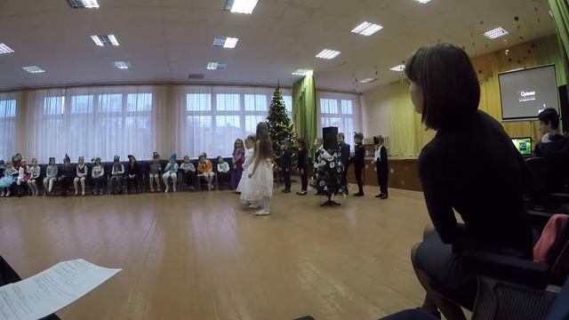 Новогодний утренник в 1й школе 2015 смотреть онлайн