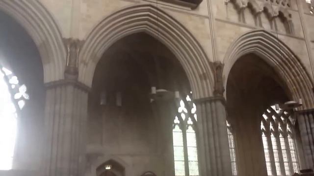 Англия: собор в Экзетере / UK: Exeter cathedral смотреть онлайн