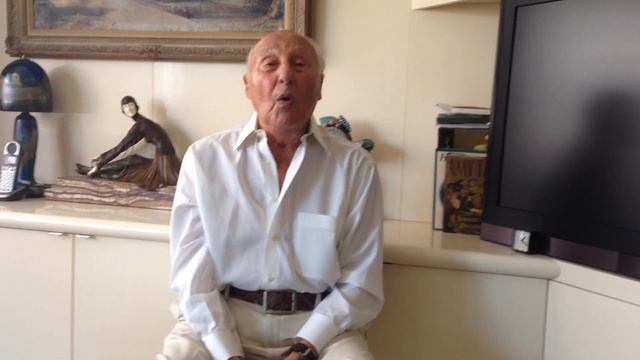 90 Year Old Holocaust Survivor's Message To Germans смотреть онлайн