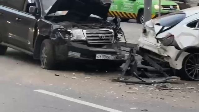 ⛔️ В этом канале публикуют видео происшествий в Москве Весь треш, происходящий в городе: драки, раз смотреть онлайн