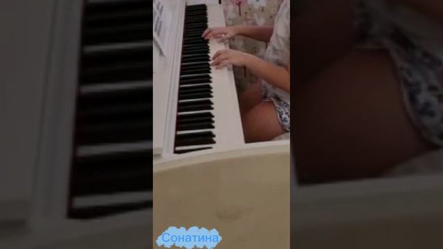 !!МОЯ ЧЕЛОВЕЧЕХА ИГРАЕТ НА КОРОБКЕ С НОЖКАМИ!! смотреть онлайн