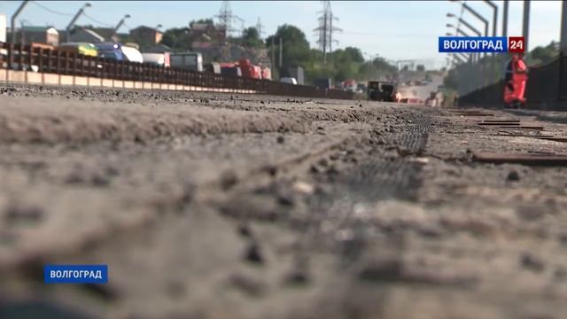 Андрей Бочаров проинспектировал ремонт дорог в Волгограде смотреть онлайн