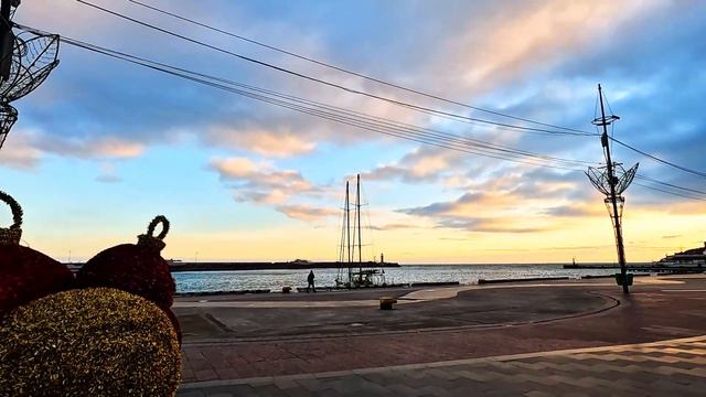 ▶️ Погода Набережная Море Ялта 09.01.2024 / Жизнь в Ялте смотреть онлайн