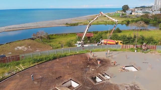 Работы по заливке перекрытия этажа 0+1 в жилом комплексе Tropical Garden смотреть онлайн
