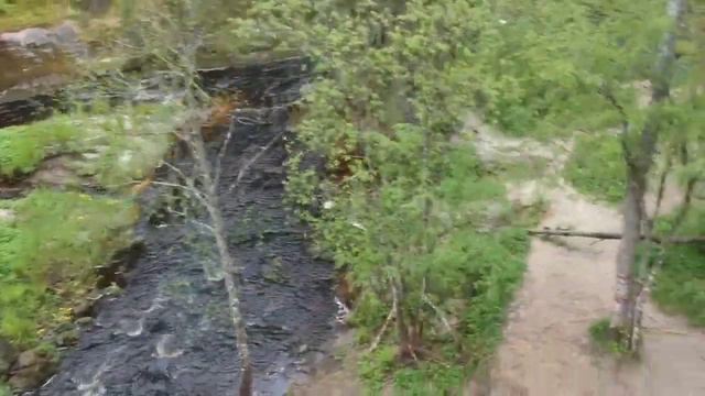 на квадрокоптере в водопад Белые мосты в Карелии смотреть онлайн