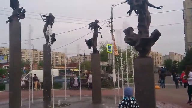 Санкт-Петербург.Поющий фонтан. У торгового комплекса Гранд-Каньон. смотреть онлайн