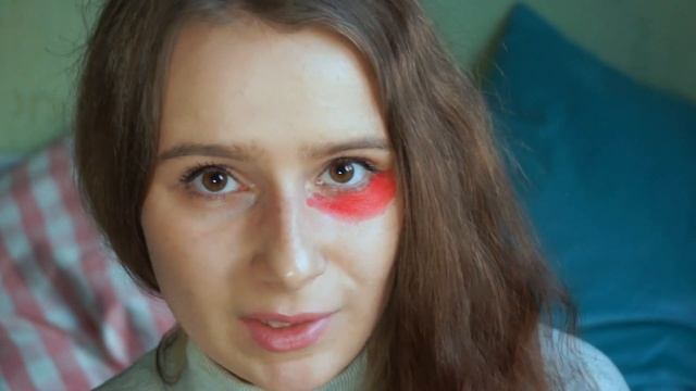 Лайфхак для девушек: КАК УБРАТЬ КРУГИ ПОД ГЛАЗАМИ БЫСТРО ?? |concealer challenge смотреть онлайн