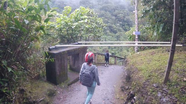 ЭКВАДОР КОТЕЛ ДЬЯВОЛА: велопрогулка по долине водопадов смотреть онлайн