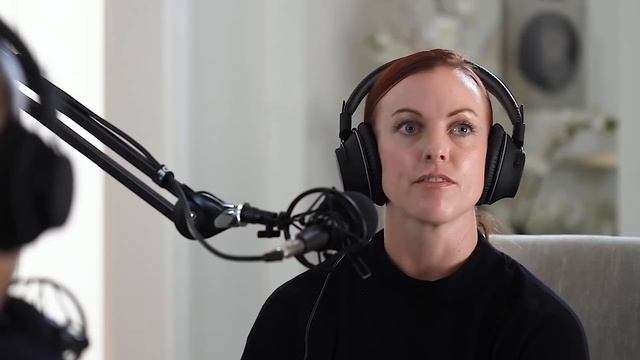 The Art Of Stability — Mitigating Injury & Moving Better | Peter Attia, M.D. & Beth Lewis (Ep 131)