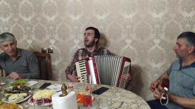 Аварские песни поёт Магомед Шамсудинов смотреть онлайн