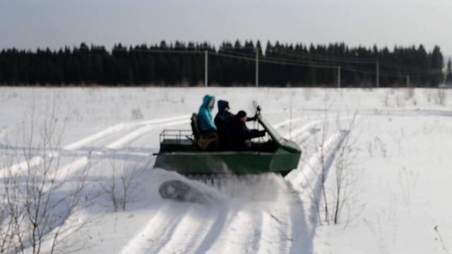 Самодельный гусеничный вездеход. Снежные поля смотреть онлайн