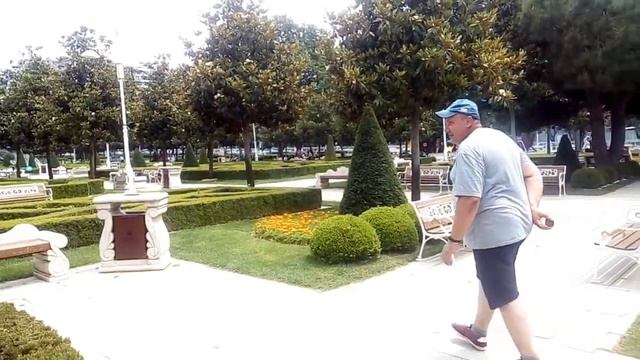Бесплатный муниципальный пляж Стамбула. Обыкновенный парк в Стамбуле. Стамбул 3 часть смотреть онлайн