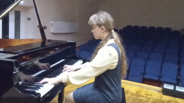 Дарья Максимова, 12 лет, предмет "Общее фортепиано" смотреть онлайн