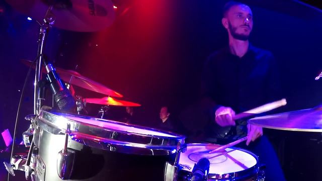 Cruise Ship Drumming - Benjamin Graham смотреть онлайн