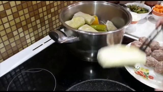 Фаршированный перец, голубцы, тефтели в одной кастрюле - три в одном. смотреть онлайн