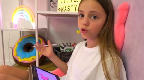 КАК Настя рисует Apple Pencil на iPad My little Nastya