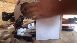 Как сделать удобное место для хранения бензопилы? Возьми на заметку! #diy #столярка #самоделки