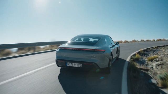 2024 Porsche Taycan смотреть онлайн