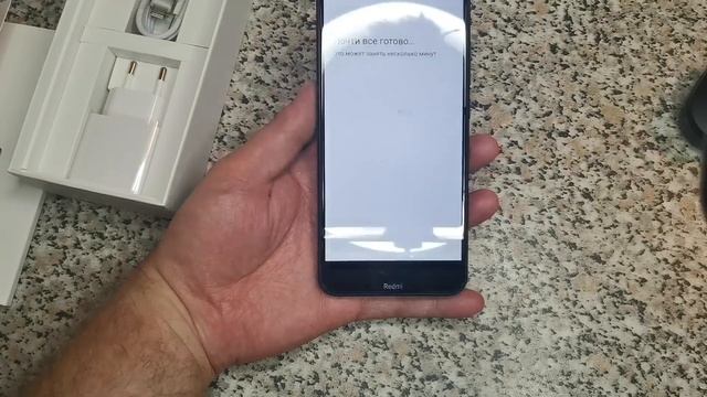 Распаковка Redmi 8A за 8000 рублей и наушники в подарок