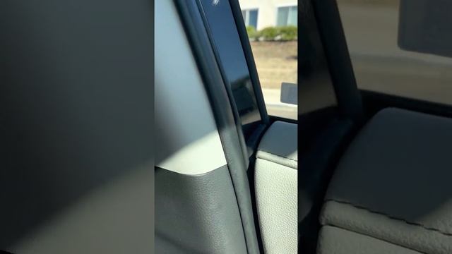 2020 Rav4 Hybrid Limited Rattle / Clicking Noise from B column смотреть онлайн