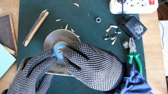 станок с кругом, школьная поделка, рукоделие на станке, наждачный круг, детский станок, точить нож, смотреть онлайн