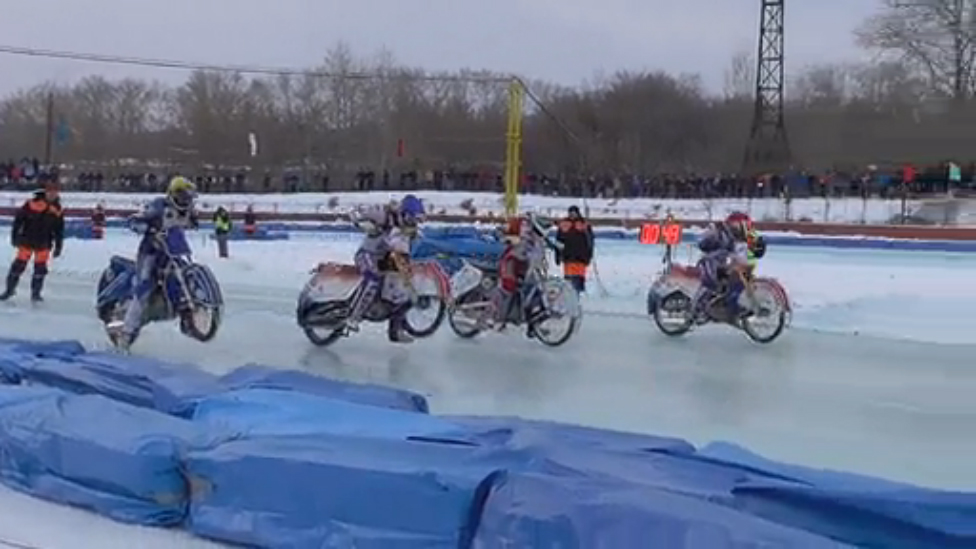 Чемпионат России по ледовому спидвею.Суперлига.2 этап.Команды.13.12.2015.Заезд №1 смотреть онлайн