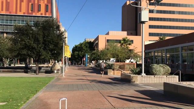 Вечеринка, Phoenix Ночью, Последний День в Arizona, и Многие Интересные смотреть онлайн