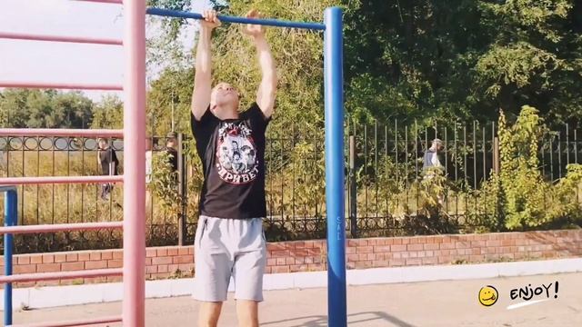 10 стульчиков + 10 подтягиваний. Попробуйте такое сочетание упражнений. смотреть онлайн