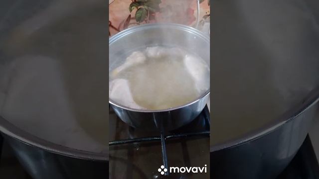 Деревенская еда - домашний куриный суп? #простаяеда #рецепт #куриныйсуп #едавдеревне смотреть онлайн