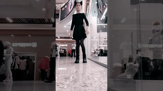 #танцы #tiktokvideo #dance #лп #tiktok #миланахаметова #умка #друзья #likee смотреть онлайн