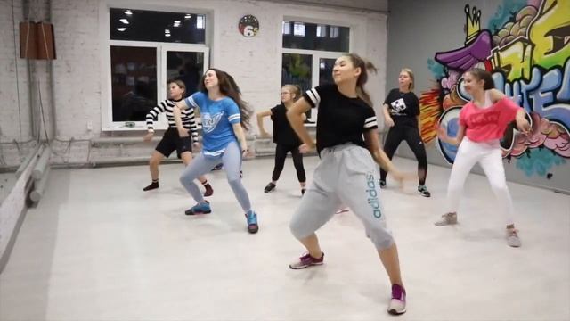 Russian Girls Dance Hip Hop - Elina teaches Russian's to Dance Hip-Hop смотреть онлайн