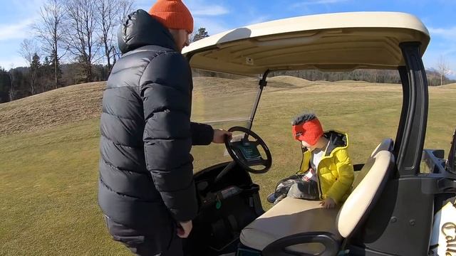 Timko Plays Golf with Papa and Ride on Golf Cart | Learn Sports for Kids смотреть онлайн