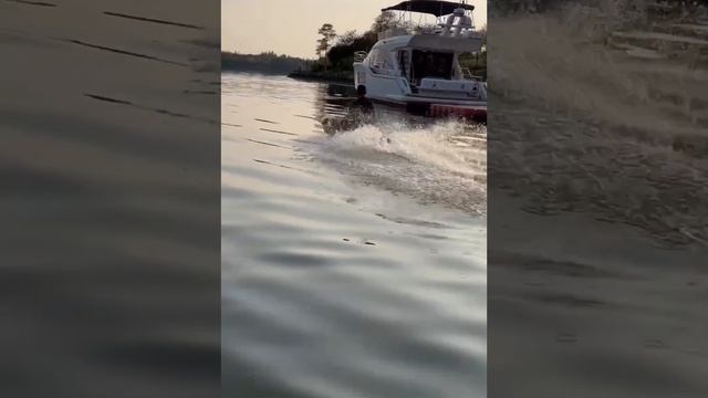 Чудо лодочка, для рыбалочки. Шустрая, однако.