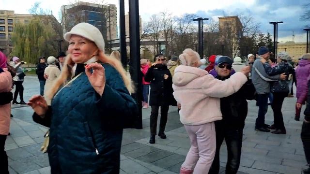 ЧТО БЫ МЫ С ТОБОЙ МЕЧТАЛИ, А МЕЧТЫ ВСЕ СБЫЛИСЬ! ТАНЦЫ ХАРЬКОВ УКРАИНА НОЯБРЬ 2023 #dance #kharkiv смотреть онлайн