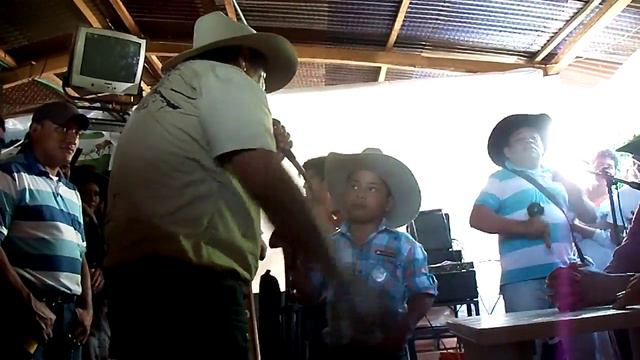 Contrapunteo - Diego Jara vs "Poreño" смотреть онлайн