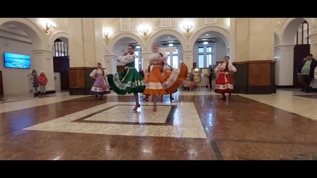 "Девичьи проходки", ансамбль танца "Кудринка", 04.11.2022, Москва, Северный речной вокзал смотреть онлайн