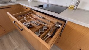 Организация хранения возле мойки на кухне: до и после. Тряпки и губки бывают красивыми! Минимализм