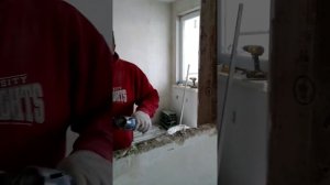 Сравнение коронок безударная алмазная и ударная по бетону.