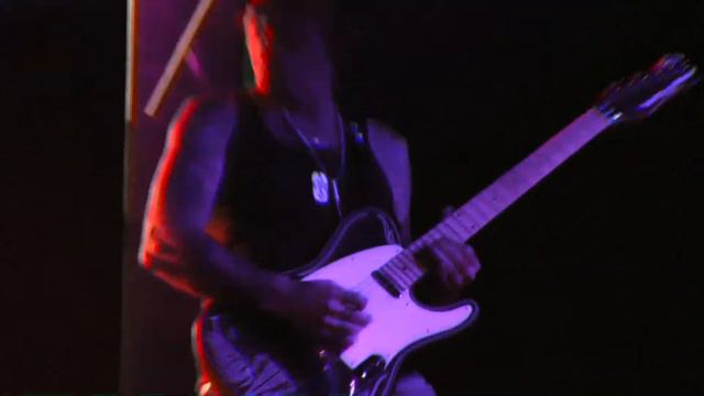 L.A. Guns (Tracii Guns & Dilana) Here It Comes - Backstage Live - 10-21-11 смотреть онлайн