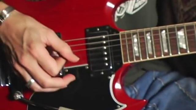 Electro-Harmonix Micro Synthesizer Analog Guitar Microsynth Pedal (Demo by Peter Stroud) смотреть онлайн