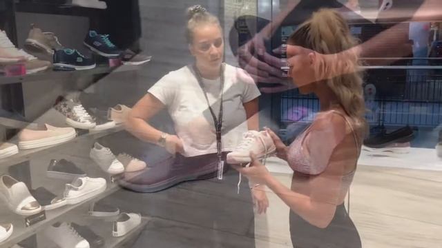 MISS UNIVERSE AUSTRALIA - SKECHERS EXPERIENCE смотреть онлайн