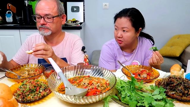 МУКБАНГ ГРУЗИНСКОЕ ЧАШУШУЛИ, КАДИ ЧА и БАКЛАЖАНЫ ПО ГРУЗИНСКИ и ЛЮБИМАЯ КИНЗА смотреть онлайн