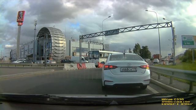 Всегда пропускайте второрядников, потому, что им нужнее чем Вам. смотреть онлайн